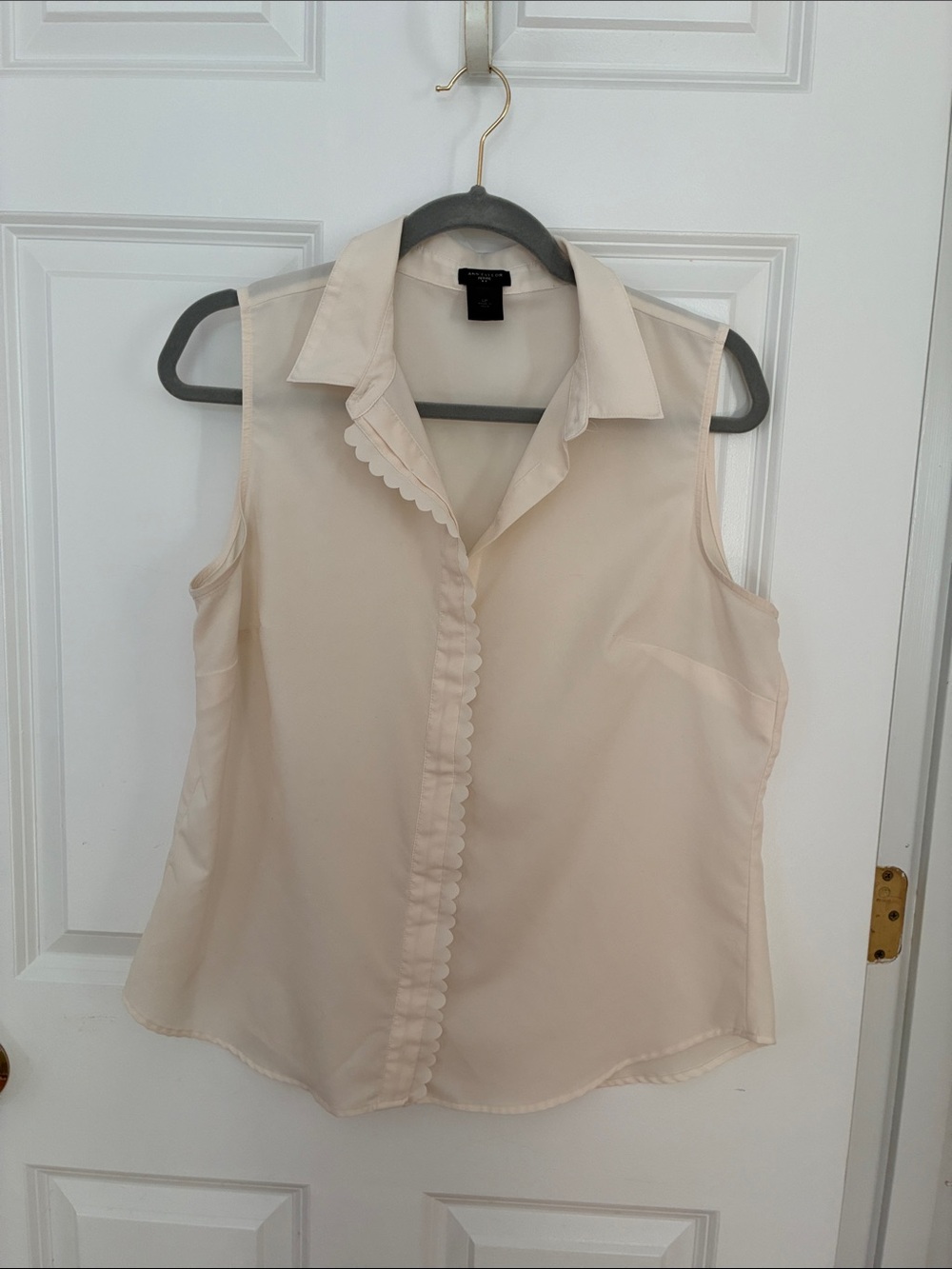 Ann Taylor Sleeveless Scallop-Trim Button Down Blouse - Cream